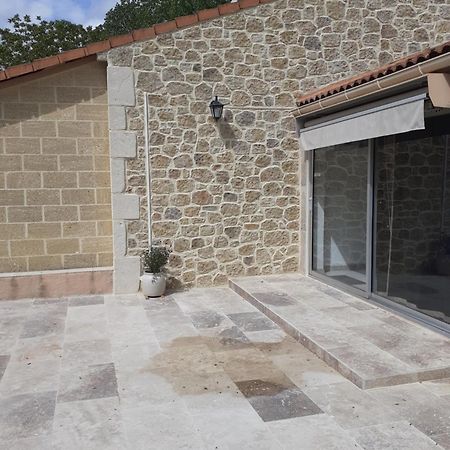 B&B Gite D'Ayran Saint-Quentin-la-Poterie Buitenkant foto
