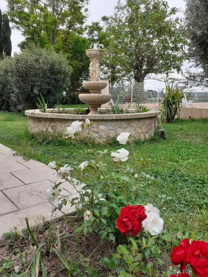 B&B Gite D'Ayran Saint-Quentin-la-Poterie Buitenkant foto