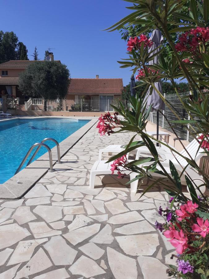 B&B Gite D'Ayran Saint-Quentin-la-Poterie Buitenkant foto